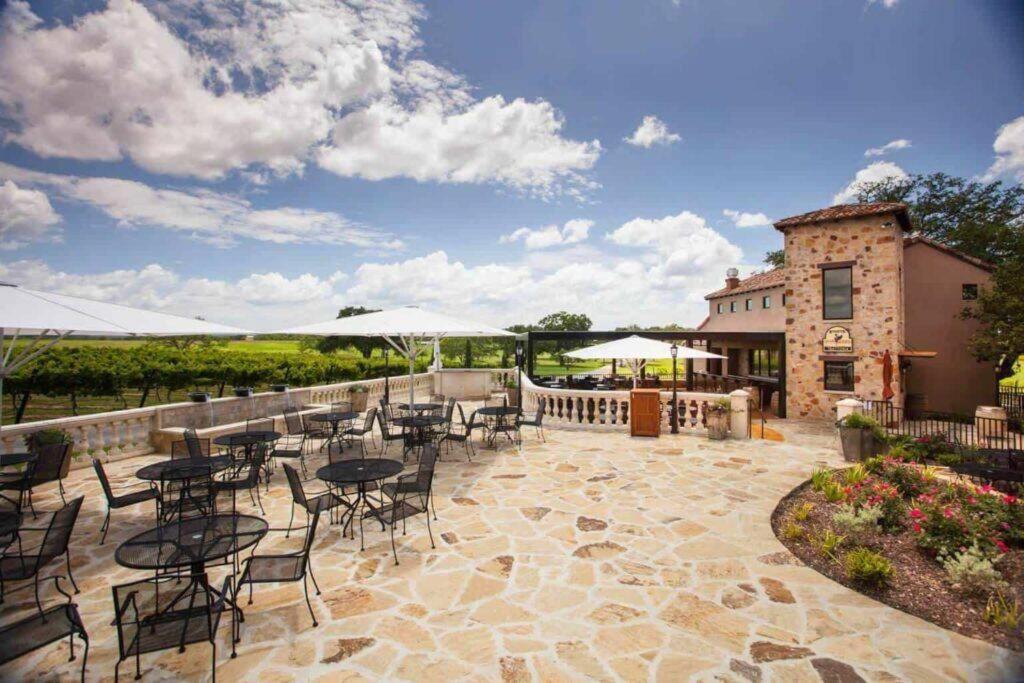 The Container Retreat @ 290 Wine Trail #9 Get Away Today! Hye Exterior photo